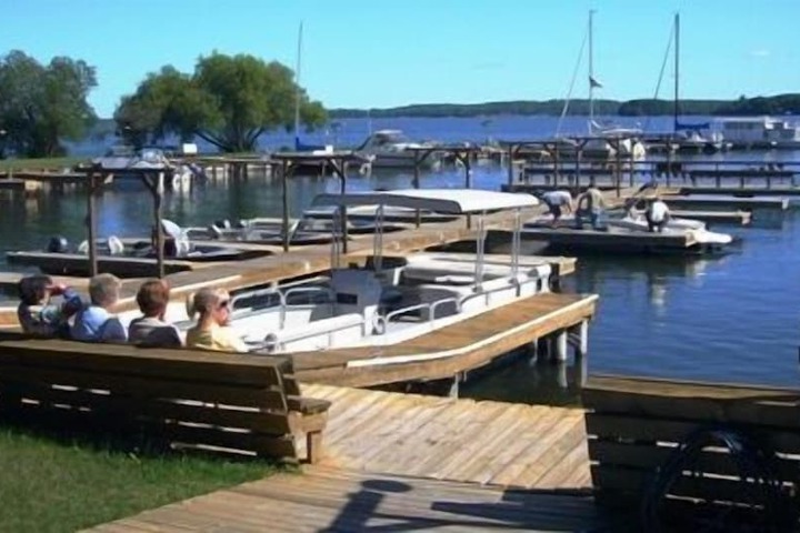 Horseshoe Bay Lodge