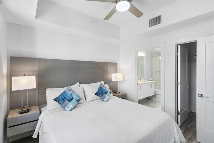 Room 33 of 111