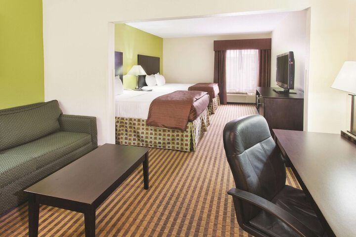 La Quinta Inn & Suites by Wyndham Columbus - Grove City