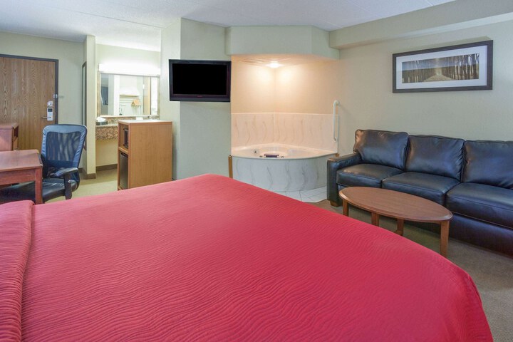 AmericInn by Wyndham Roseau