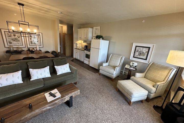 Birchwood Lodge