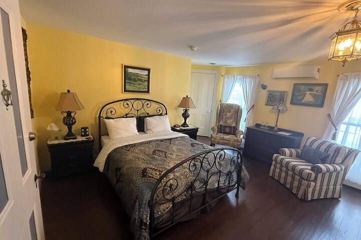 Room 27 of 63