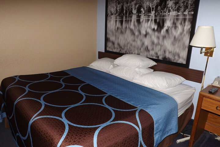 Room 28 of 52
