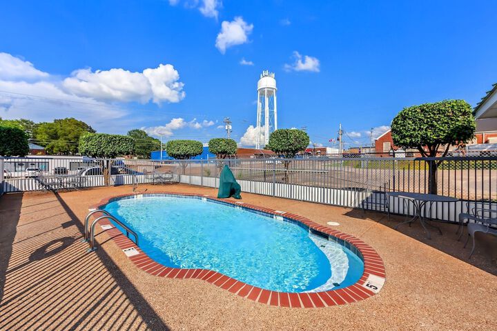 Days Inn by Wyndham Lexington