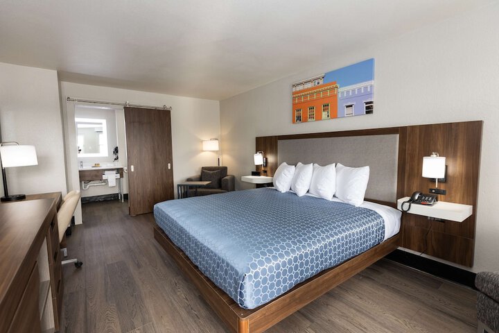 Room 14 of 21