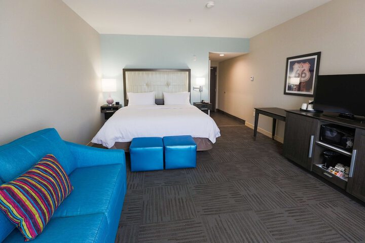 Room 32 of 65