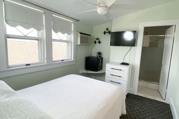 Room 196 of 468