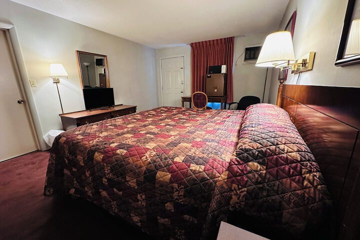 Room 9 of 14