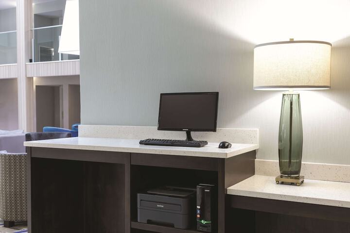 Business Center 61 of 62