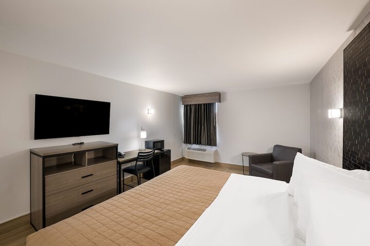 Room 17 of 36