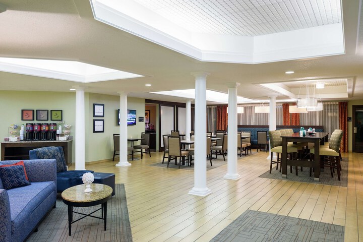 Hotel Interior 7 of 29