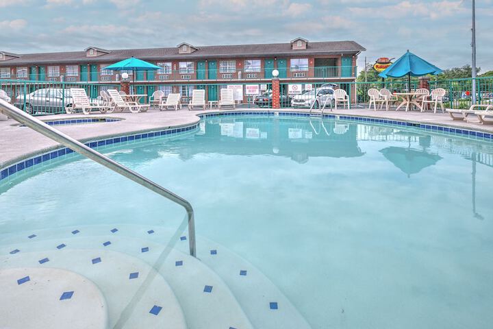 Pool 2 of 16