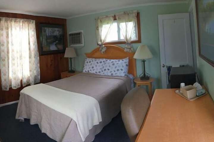 Room 33 of 68