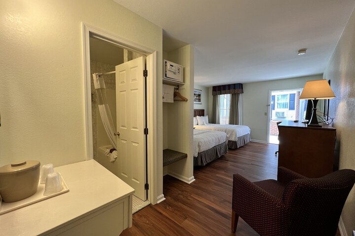 Room 34 of 87