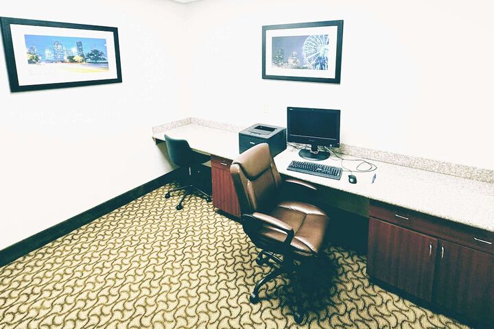 Business Center 54 of 56