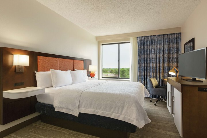 Hampton Inn & Suites Dallas-Mesquite