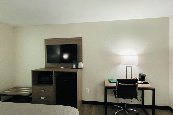 Room 28 of 45