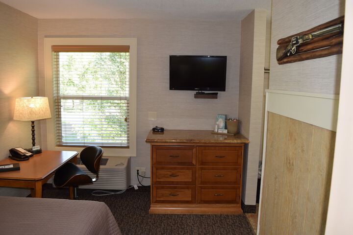 Room 21 of 38