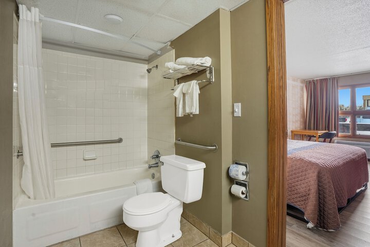 Devils Lake Inn by OYO Near Devils Lake Regional Airport