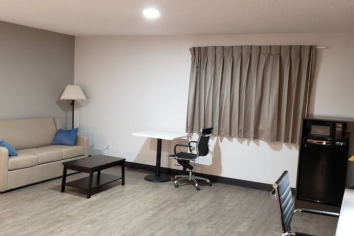 Motel 6 Kewanee IL