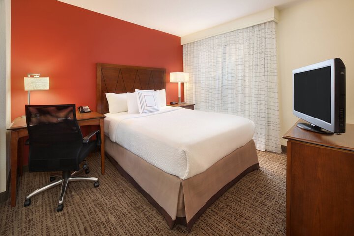 Room 13 of 25