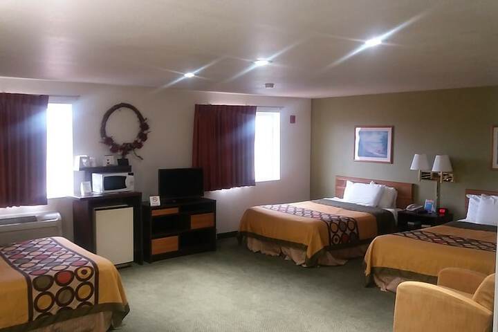 Room 10 of 30