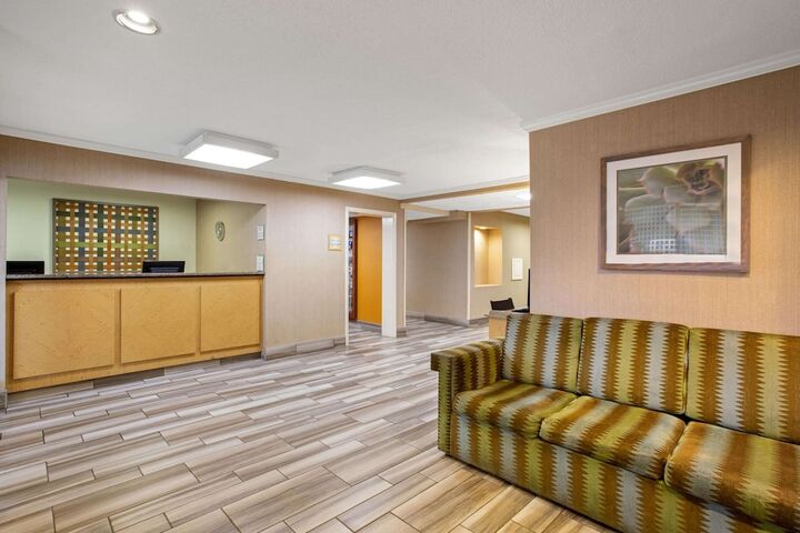 Hotel Interior 11 of 30