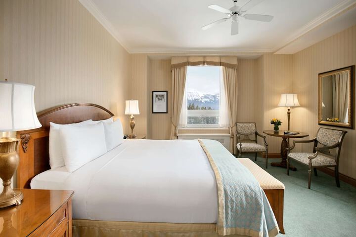 Room 100 of 215