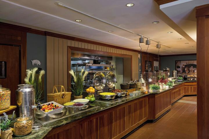 Williamsburg Lodge Autograph Collection