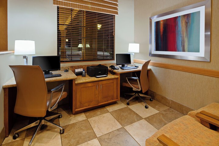 Business Center 32 of 32