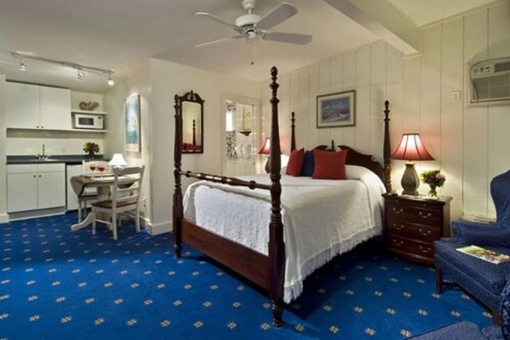 Room 28 of 73