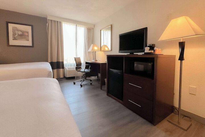Room 35 of 77