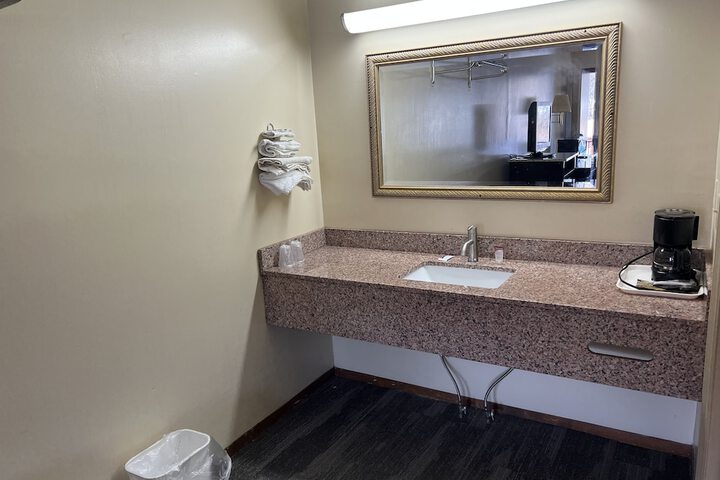 Room 26 of 38