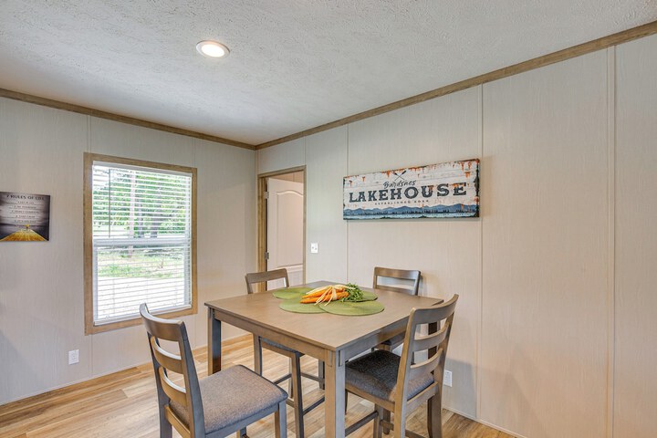 Cedar Creek Reservoir Home w / Private Boat Ramp!