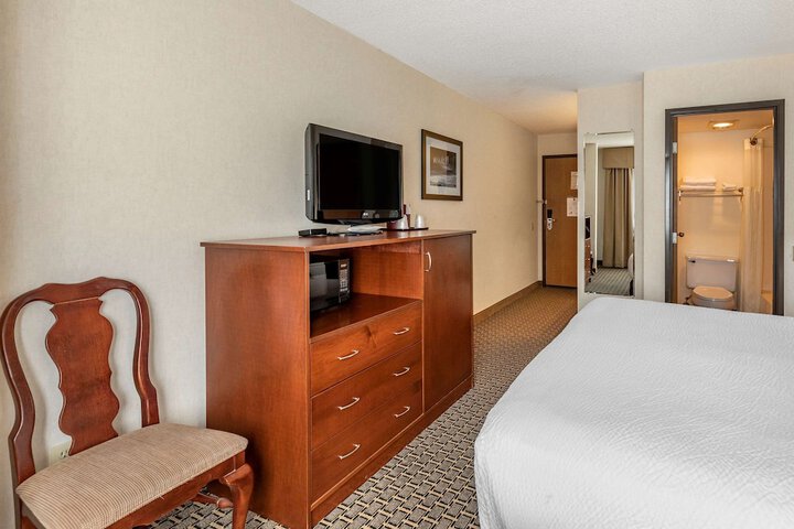 Room 35 of 48