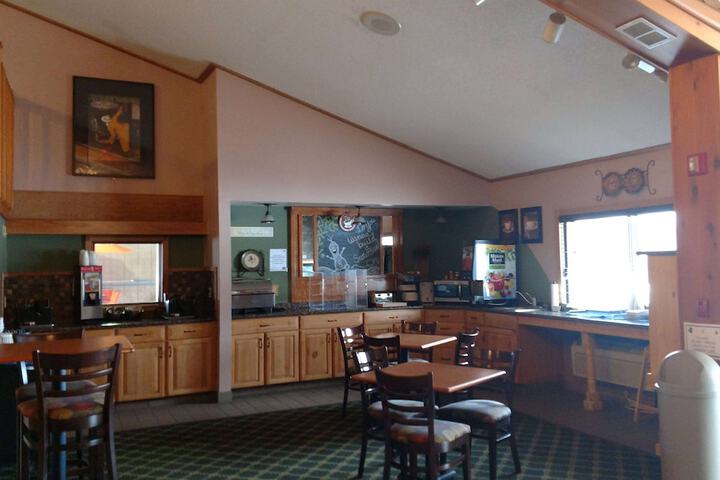 AmericInn by Wyndham Iron River