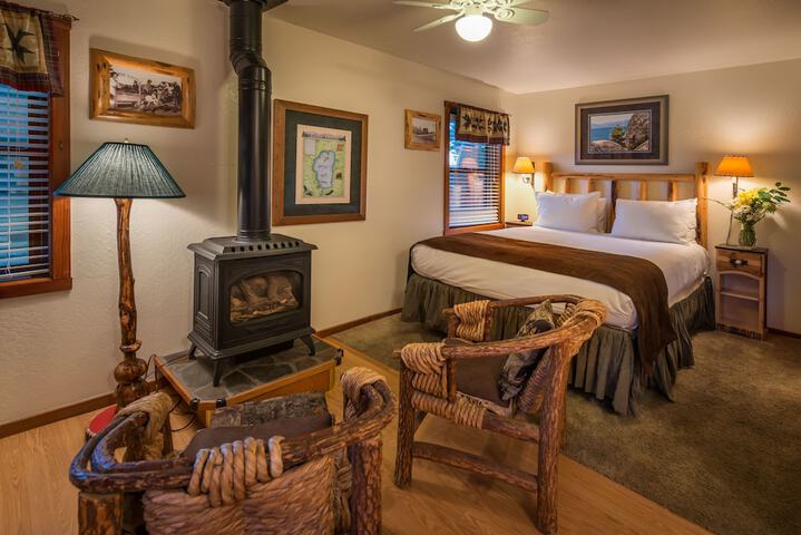 Franciscan Lakeside Lodge