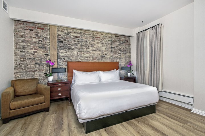 Room 16 of 35