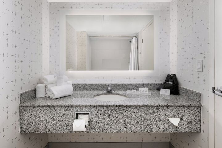 Room 40 of 83