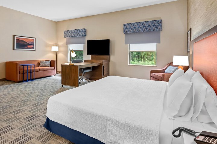 Hampton Inn & Suites Grove City