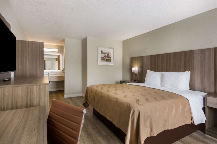 Room 21 of 30