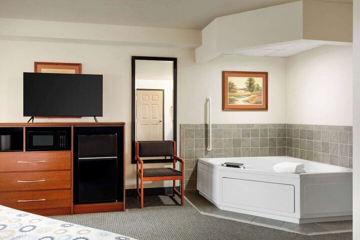 AmericInn by Wyndham Havre