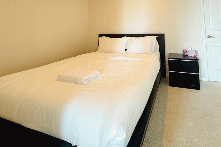 RivetStays - The Fly Luxury Suites