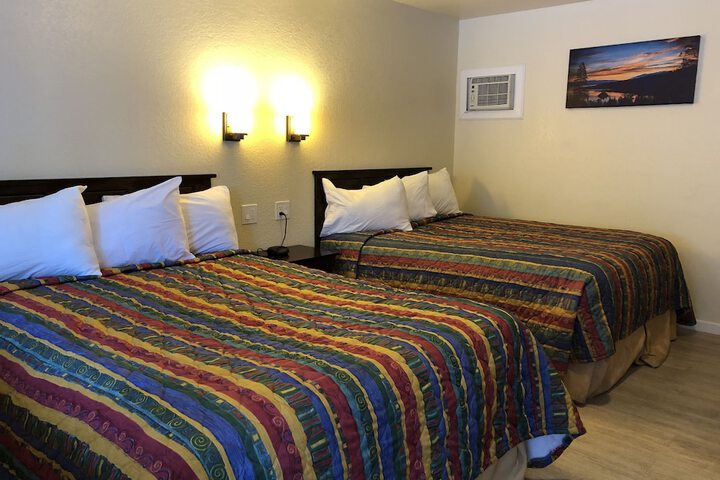 Cedar Inn & Suites