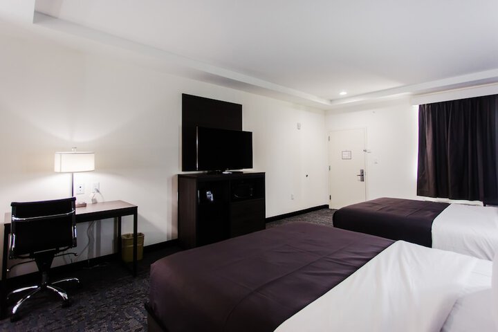 Room 34 of 69