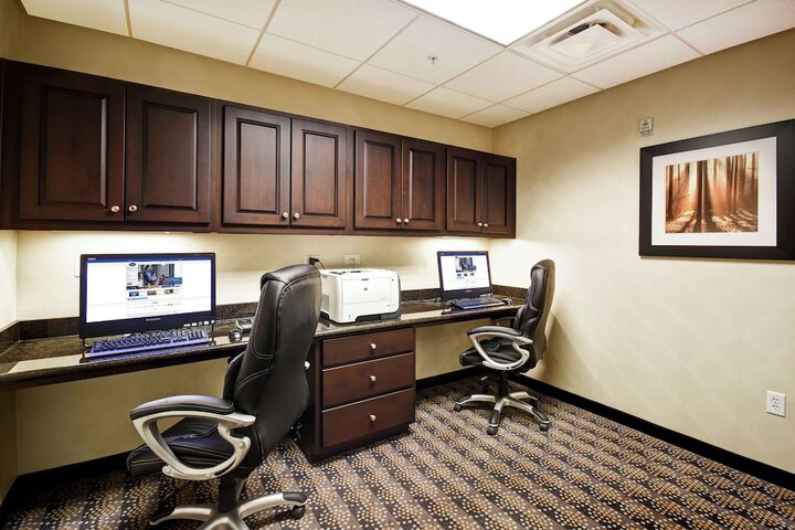 Business Center 66 of 66