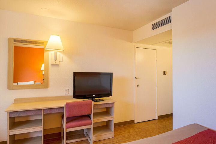 Room 17 of 29