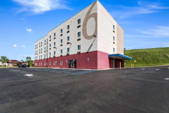 Hotel 2 of 43