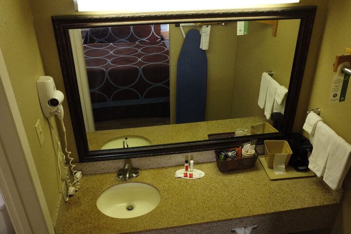 Room 9 of 36