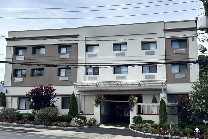Best Western Roslyn-Long Island Hotel